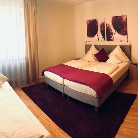 Hotel Restaurant Weihenstephaner Stuben Landshut Ruang foto