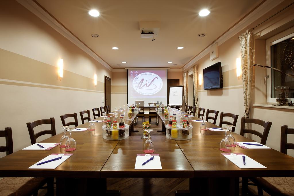 Hotel Restaurant Weihenstephaner Stuben Landshut Bagian luar foto