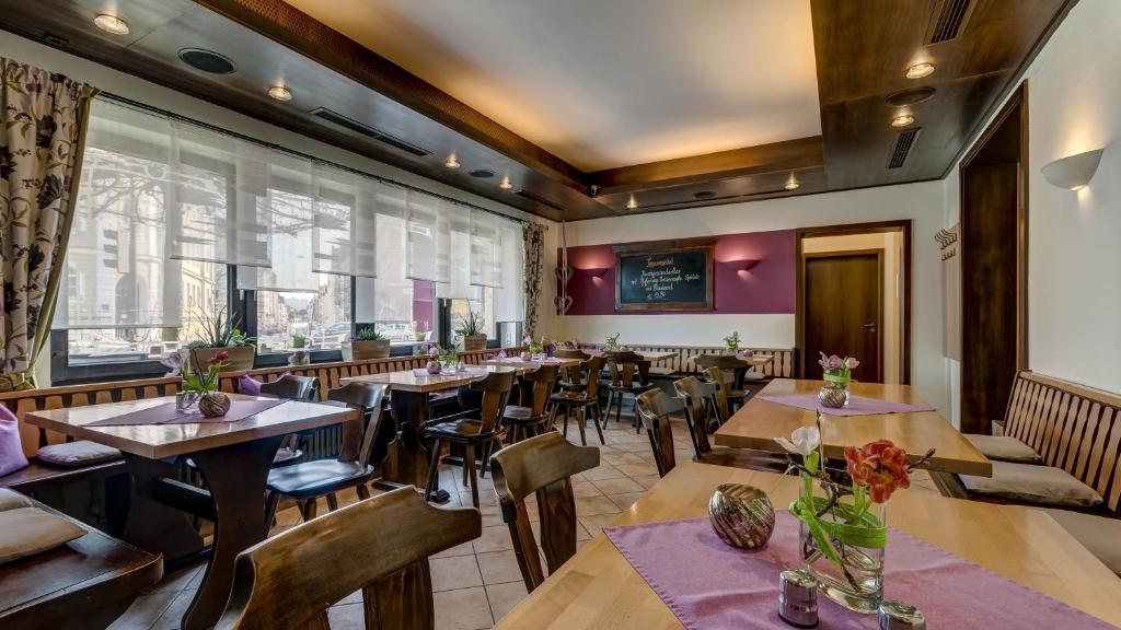 Hotel Restaurant Weihenstephaner Stuben Landshut Bagian luar foto