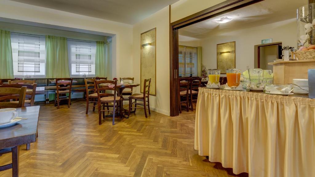 Hotel Restaurant Weihenstephaner Stuben Landshut Bagian luar foto
